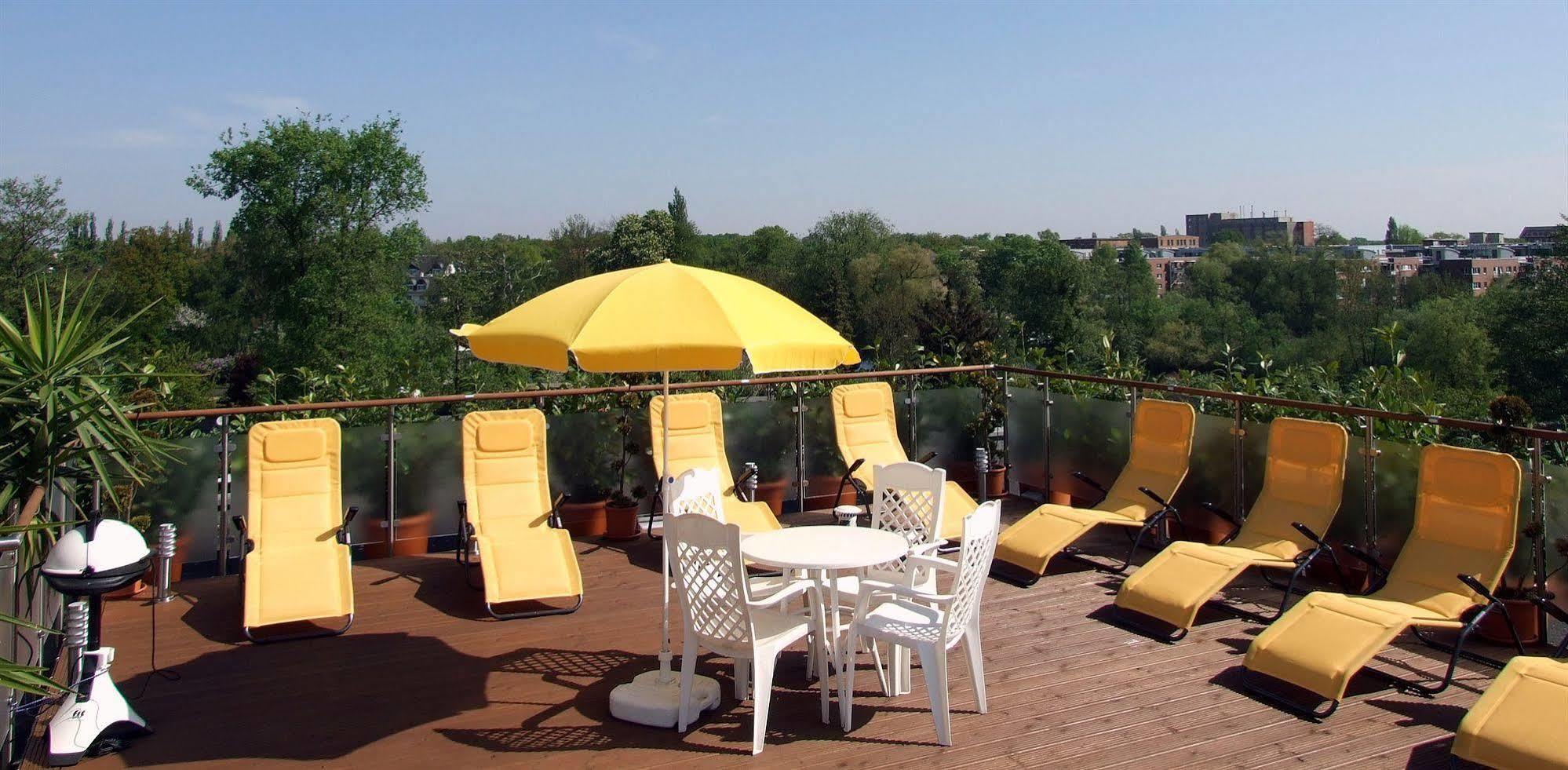 Hotel Kubrat An Der Spree Berlim Exterior foto